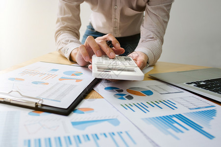经理帐户业务人分析投资执行数据文件和计算估价数字a商业人分析投资现金图片