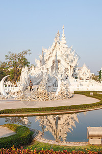 建造宗的泰国清莱著名白寺荣坤瓦清莱的白殿图片