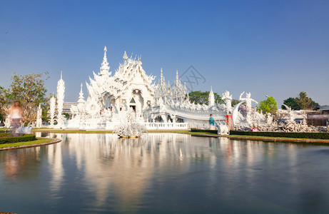 佛教徒泰国清莱著名的白寺荣坤瓦清莱的白殿建造工艺图片