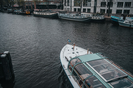 运输旅行中央阿姆斯特丹河电车在中运有游客览图片