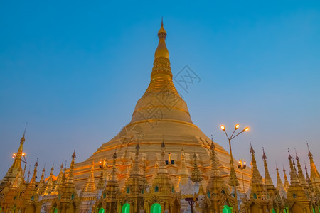 地标神圣文化Shwedagon金塔仰光缅甸东南亚图片