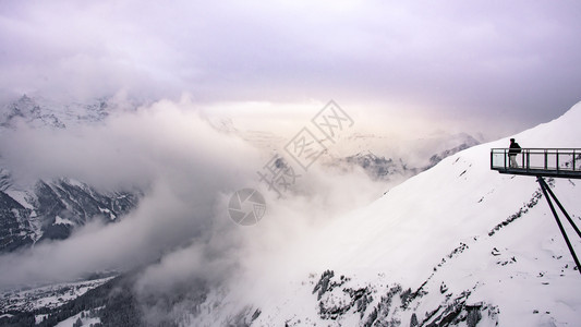 冬季雪山风光图片