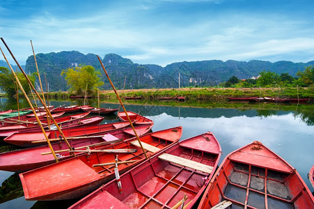 血管可越南TamCoc河NinhBinh越南旅游地貌和目的等越南船只令人惊叹晨景自然图片