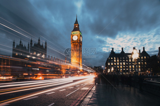 英国的反射旅行伦敦大本和威斯敏特宫殿图片