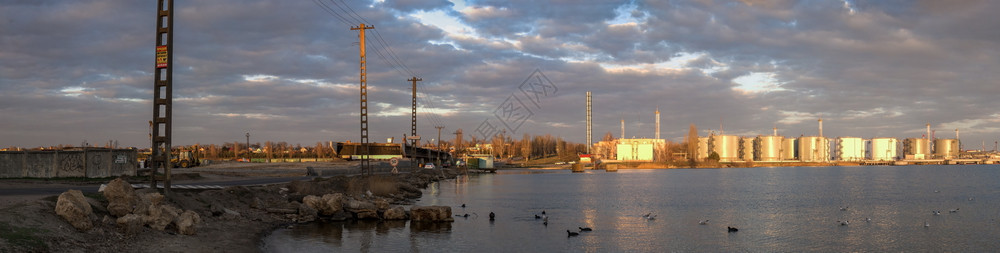 乌克兰奥德萨03219乌克兰奥德萨船舶修理港Odessa附近SukhoiEstuary水域的船舶修理港口和商业全景欧洲码头地标图片
