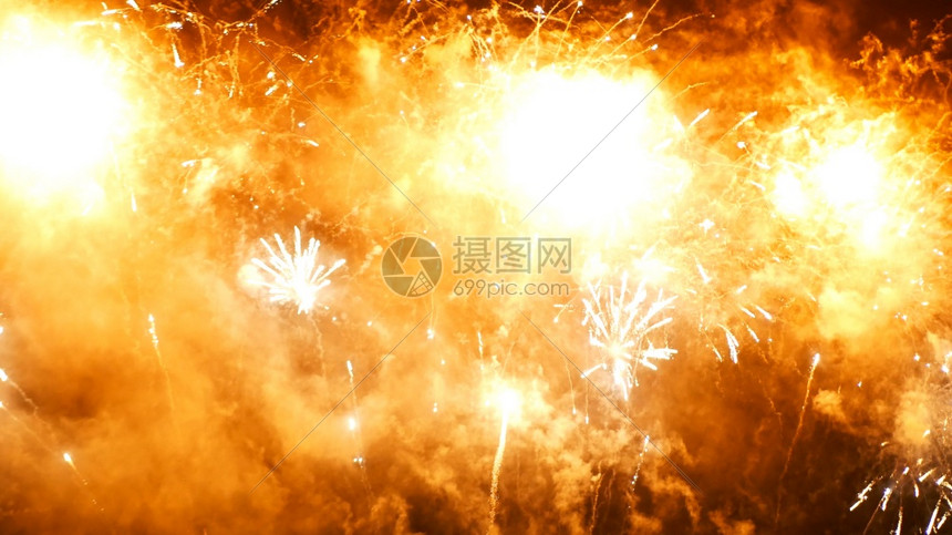 第四天散景金烟花庆祝新年20周纪念日快乐14月日节金火花在夜间庆祝全国节日新年20黄金晚会的倒计时活动图片