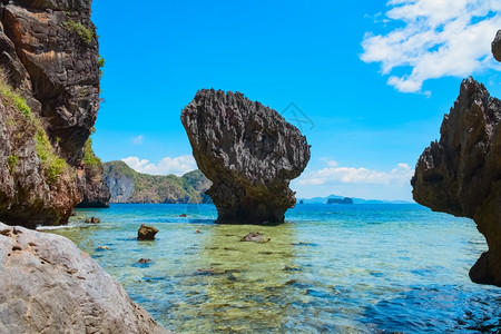 海滨休闲的泻湖菲律宾帕拉万山地岛屿和热带海湾风景图菲律宾帕拉万图片