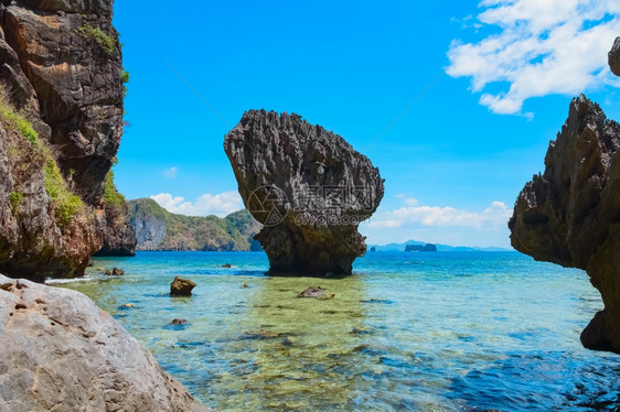 海滨休闲的泻湖菲律宾帕拉万山地岛屿和热带海湾风景图菲律宾帕拉万图片