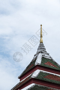 亭以泰国传统风格在神庙中的教堂屋顶原始面孔优雅工艺图片