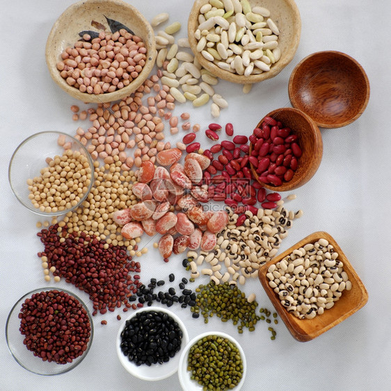 越南语白背景全豆收集越南农产品纤维食降低胆固醇预防癌症稳定血糖增强免疫系统使心脏健康各种样的食物图片