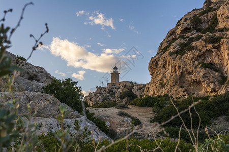 希腊的梅拉加维角灯塔又称伊伦光角位于一个环绕东湾的海滨地带科林斯希腊的梅拉加维角也称伊伦光佩拉霍土地标图片