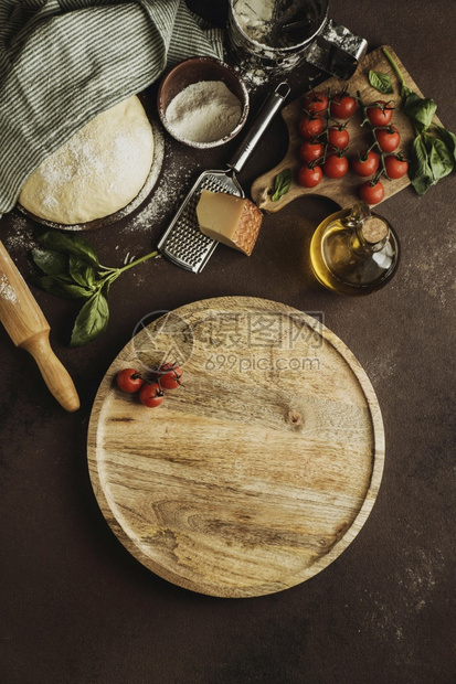 用木板番茄溶解和高品质的美丽照片顶端视图与木板西红柿的高品质和分辨率美容图片概念高质量和清晰的西红柿合照饮食小吃糕点图片
