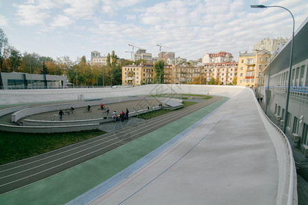 固定的Kyivvelodrome秋天绘画和微小的古老效果2018年开业两后轻的城市景观图片