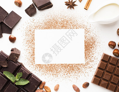 棕色的由巧克力分辨率和高品质的美丽照片空白卡环绕在巧克力周圍的高品质美容照片概念下的空卡覆盖在巧克力周围可爱的质量图片