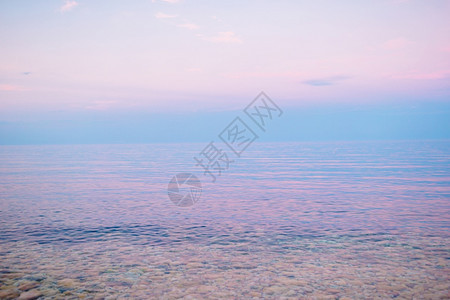 海岸线场景背有清海和美丽的天空比波海滩和背景有蓝色的天空比波海滩景图片