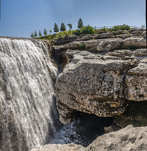 黑山Cievna河的Niagara瀑布全景黑山尼亚加拉瀑布河床黑山冒险图片