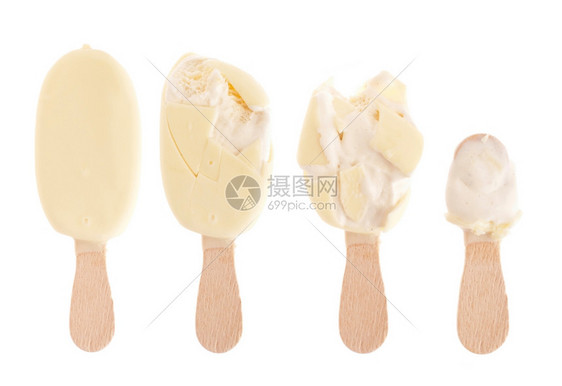 滴茶点美味可口的白巧克力冰淇淋被吃掉连续图象在白色背景上被孤立融化图片