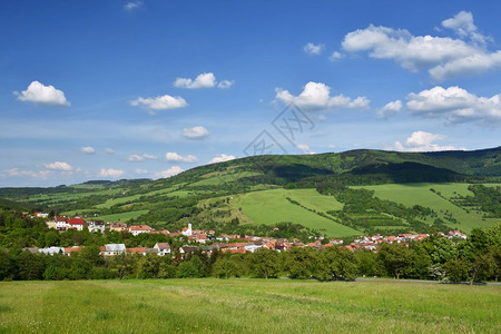 苏玛瓦夏季山区美丽的风景捷克白喀尔巴阡山脉欧洲户外日落图片