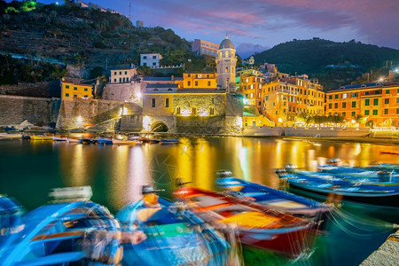 Vernazza欧洲辛克特地环球中海山脉多姿彩的城市风景意大利语五连村庄图片