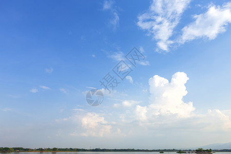 蓝天空背景纹理有白云季节夏天景图片