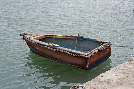 海上的木船单身头图片