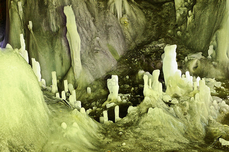 冰柱阿普塞尼山脉洞中冰层形成的细节看寒冷图片