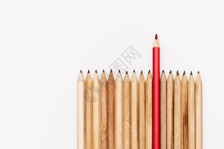 白背景上领导型商业概念彩色铅笔想象管理成就图片