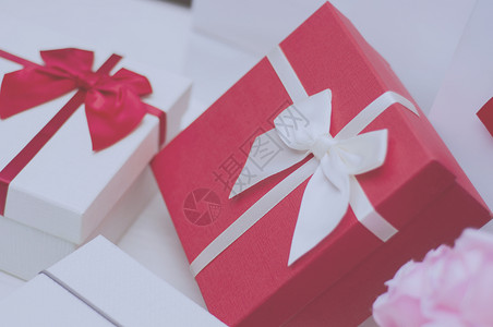 圣诞新年情人节礼物盒装饰红色的圣诞老人闪亮图片