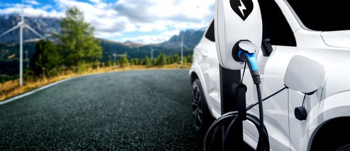 燃料电池在绿色能源和生态旅行的概念中电动发由可持续资源生产向充电器站供应力以便减少动汽车在绿色能源和生态旅行概念中的二氧化碳排放图片