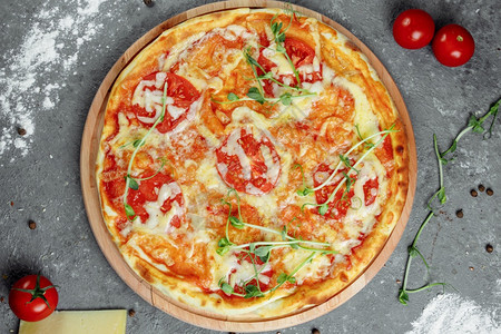 意大利传统美食比萨图片