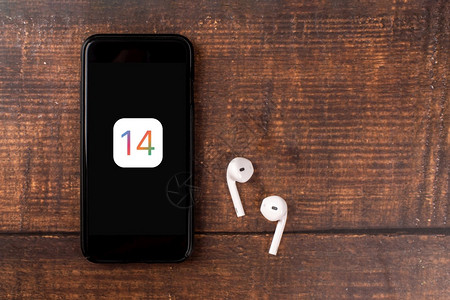 它的释放开发商土耳其安塔利亚20年6月23日IPHONE带有新IOS14的标志苹果将发布其智能手机的下一个操作系统土耳其安塔利亚图片