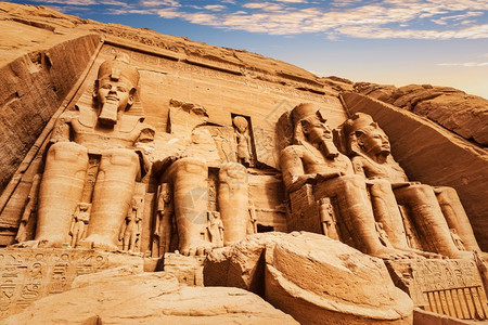 伟大的雕塑世界阿布辛贝拉美西斯二世大神殿近景埃及阿布辛贝埃及图片