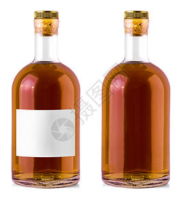 美丽的满威士忌白兰地酒瓶孤立在白色背景和剪切路径上玻璃帽图片