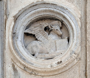 门户网站雕塑圣卢克福音传教士的象征大理石讲坛雅各布保罗达费拉150年意大利摩德纳教堂祈祷图片