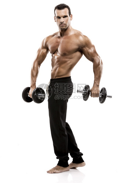 仡健身房男肌肉人穿工作室举起的重量在白色背景上被孤立图片