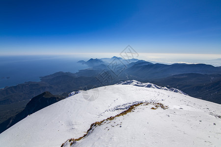 蓝色的土耳其Antalyatahtaali山脉和景观奥林匹克运动会万里无云图片