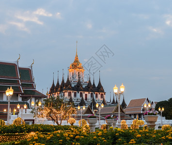 泰国曼谷拉查纳达兰寺的LohaPrasat金属城堡橙拉差纳达姆旅游图片