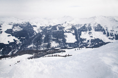 冬季雪山雪景风光图片