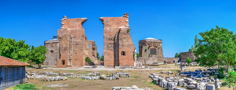 古典土耳其希腊城市佩加蒙Pergamon红巴西利卡RedBasilica或塞拉皮斯寺的废墟考古学殖民化图片
