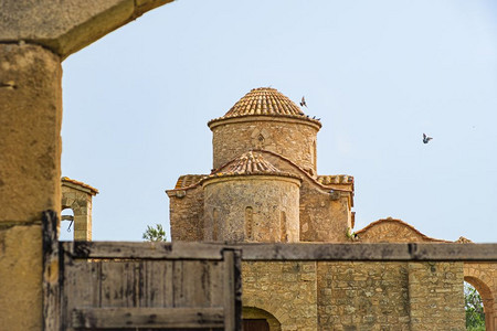 6日禽类拜占庭修道院教堂最初在塞浦路斯岛莱赫朗戈米有卡纳马赛克鸽子飞离其圆顶6世纪它的图片