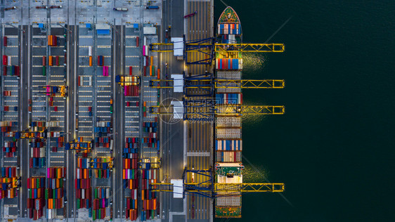 加载深海港集装箱船卸公海集箱船商业物流进出口货运空中俯视图交货釜山图片