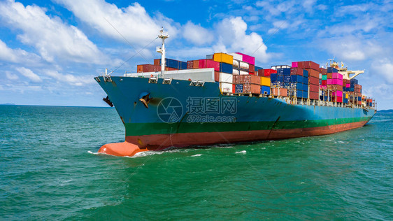集装箱船在工业港口的进出务物流和国际集装箱船在公海运输全球的哥伦比亚仓库图片
