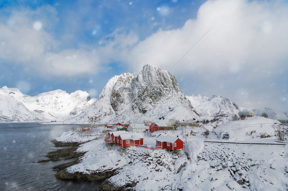 北传统的海景色美观洛福滕群岛冬季风景挪威美丽的山地景观挪威斯堪的纳维亚冬季斯堪的纳维亚冬季图片