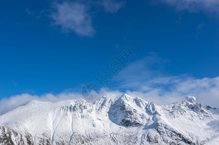 极光景色美观的洛福滕群岛冬季风景挪威美丽的山地景观挪威斯堪的纳维亚冬季斯堪的纳维亚冬季反射绿色图片