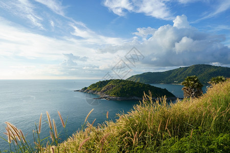 Phromthepcape观点旅游者在普吉岛以南泰国热带天堂泰国普吉是知名游客的热门目地受欢迎海滩甲米图片