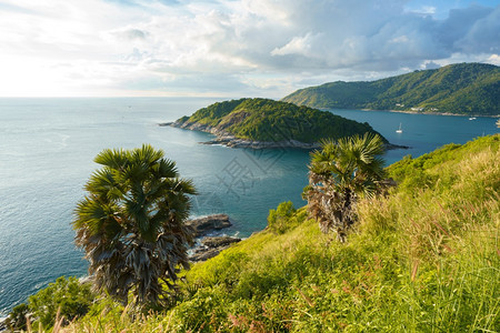 海Phromthepcape观点旅游者在普吉岛以南泰国热带天堂泰国普吉是知名游客的热门目地水放松图片