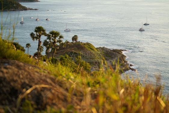 户外亚洲Phromthepcape观点旅游者在普吉岛以南泰国热带天堂泰国普吉是知名游客的热门目地岬图片