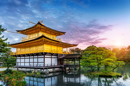 古老的反射日本京都金宝馆九寺著名的图片