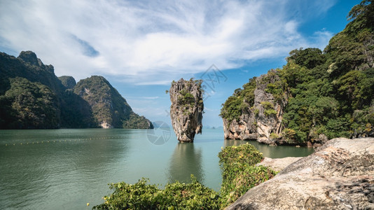 悬崖泰国PhangNgaBay的詹姆斯邦德岛石灰亚洲图片