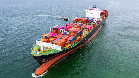 技术在进口出业务物流和集装箱船舶在公海上国际运输方面载集装箱的船空中观视集装箱船在进出口业务中的国际运输商业品图片